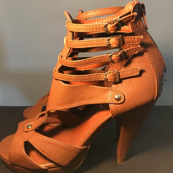 Charlotte Russe Shoes - 😍Charlotte Russe Heels😍